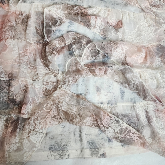 CJ Banks Lace Top Layered Paisley Print Pale Pink and Gray Plus Size 1X - Picture 8 of 11